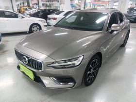 沃尔沃S60 2020款 T4 智逸豪华版