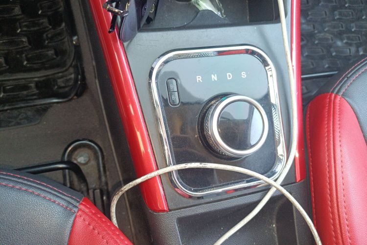 北汽新能源EX 2018款 EX360 新尚版中控内饰18