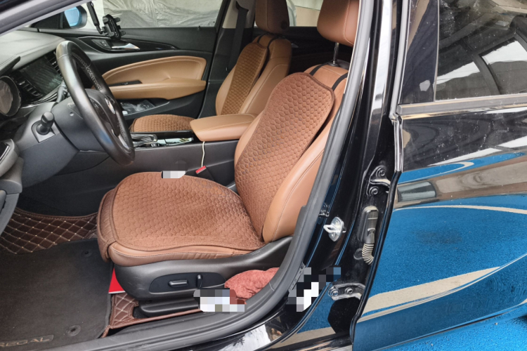 别克 君威 2019款 20T 豪华型 国VI中控内饰19