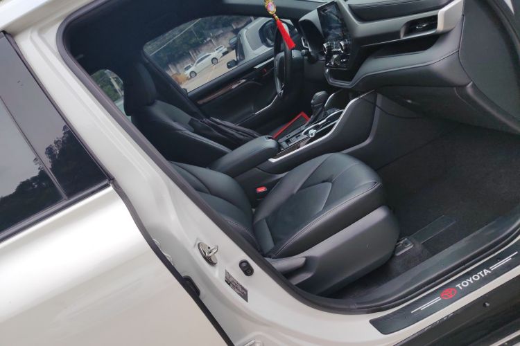 丰田 皇冠陆放 2022款 2.5L HEV两驱精英版局部细节41