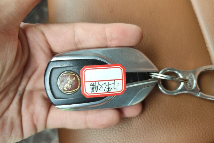 汉腾汽车 汉腾X7 2016款 2.0T 手动豪华型中控内饰11