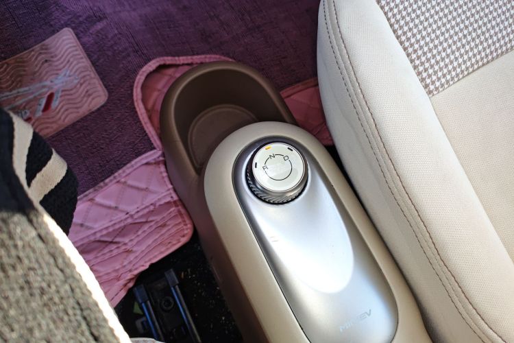 五菱汽车 宏光MINIEV 2025款 四门版 进阶款中控内饰18