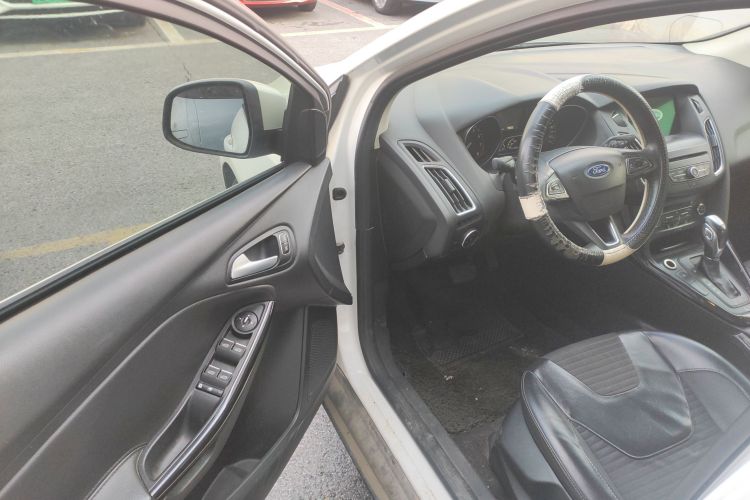 福特 福克斯 2015款 两厢 EcoBoost 180 自动精英型中控内饰20