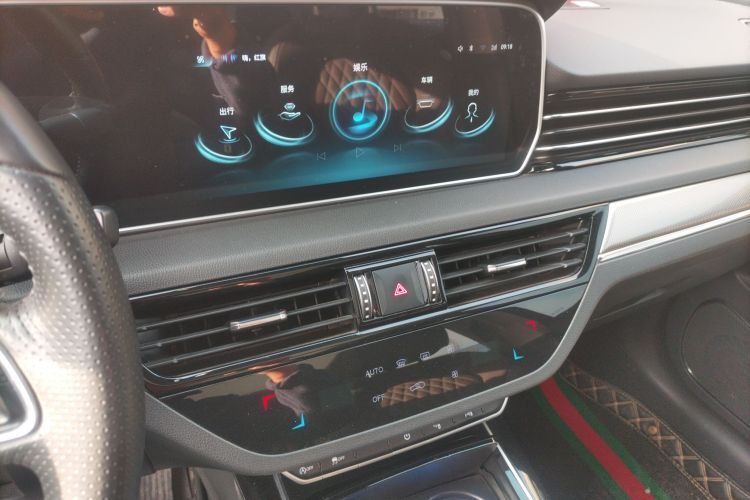 红旗HS5 2022款 改款 2.0T 智联旗享版中控内饰16