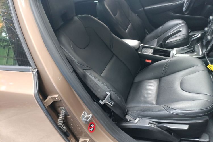 沃尔沃V40 2015款 1.6T 智逸版局部细节41