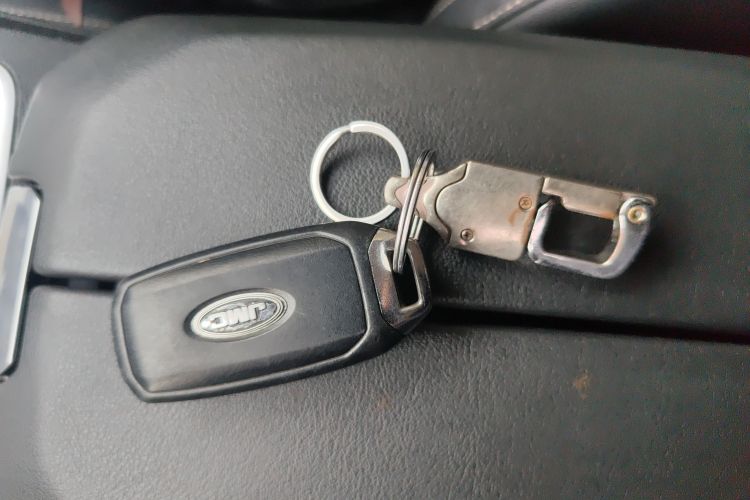 江铃 域虎9 2019款 2.0T自动汽油两驱舒享型中控内饰7001