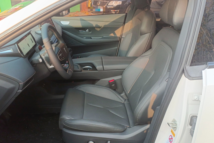 深蓝汽车 深蓝SL03 2022款 1.5L 1200增程版中控内饰19