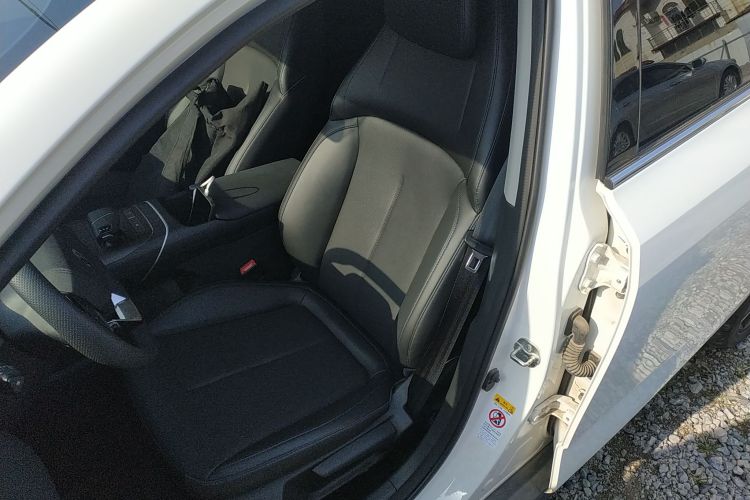 长安 逸动 2025款 蓝鲸 1.5T 500Bar尊贵型中控内饰19