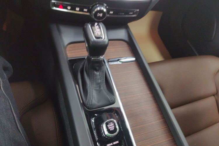 沃尔沃S60 2021款 T4 智远豪华版中控内饰18