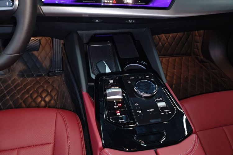 宝马5系 2025款 530Li 领先型 M运动套装局部细节18