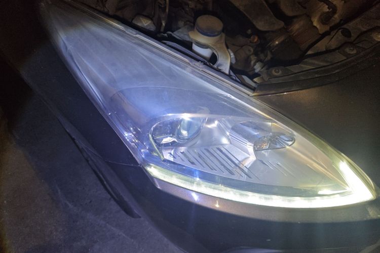 标致3008 2015款 1.6THP 自动至尚版车身外观6006