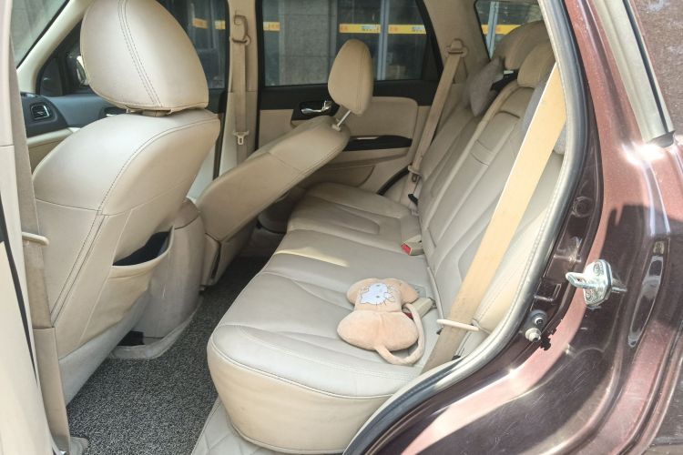 海马S7 2015款 2.0L 自动智尚型中控内饰21