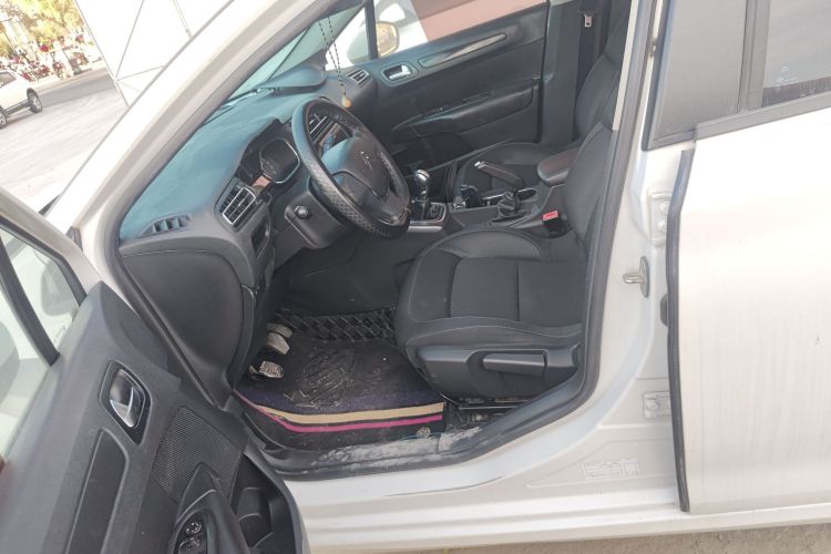 雪铁龙 C4世嘉 2018款 1.6L 手动舒适型中控内饰19