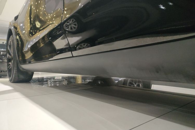 特斯拉 Model Y 2022款 改款 后轮驱动版机舱底盘30