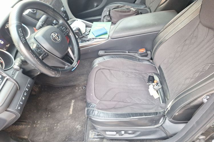 丰田 凯美瑞 2019款 2.5G 豪华版 国V中控内饰19