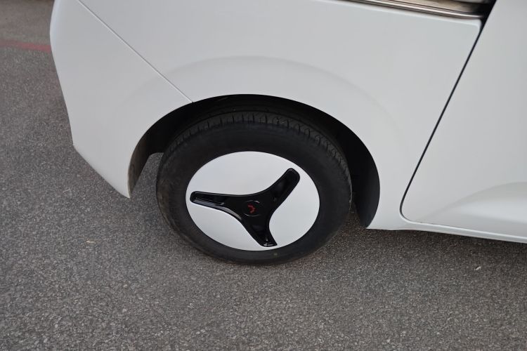 五菱汽车 五菱之光新能源 2025款 201km 标准型车身外观6008