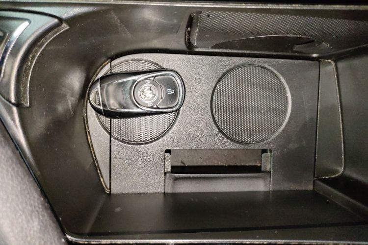 别克GL6 2018款 18T 6座尊贵型中控内饰11