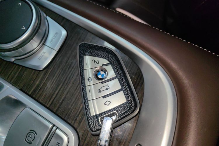 宝马7系 2019款 改款 730Li 豪华套装中控内饰7001