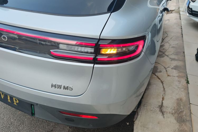 鸿蒙智行 问界M5 2022款 增程四驱性能版车身外观6006