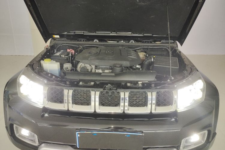 北京BJ40 2018款 PLUS 2.3T 自动四驱尊享版 国V机舱底盘24