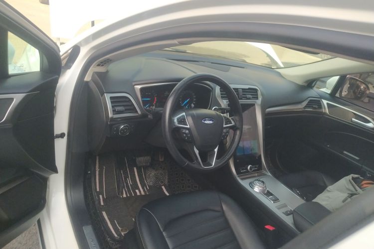 福特 蒙迪欧 2020款 EcoBoost 180 时尚型中控内饰12