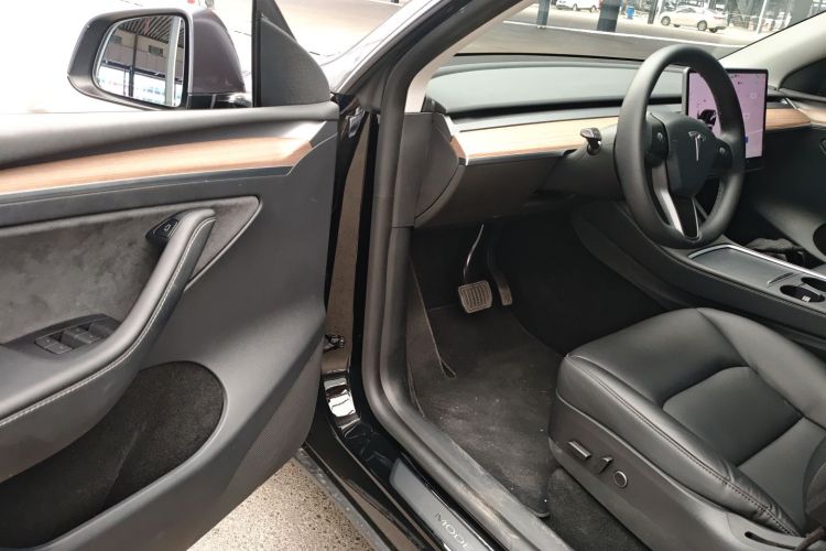 特斯拉 Model Y 2021款 标准续航后驱版中控内饰7003