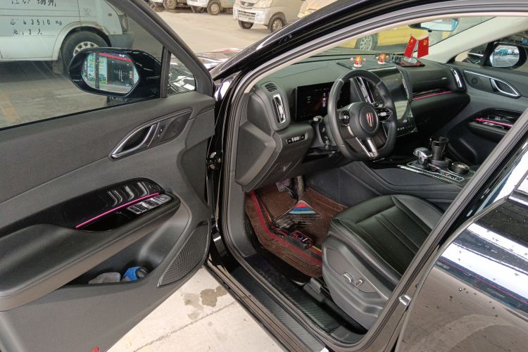 红旗HS3 2023款 1.5T 两驱善为版中控内饰7003