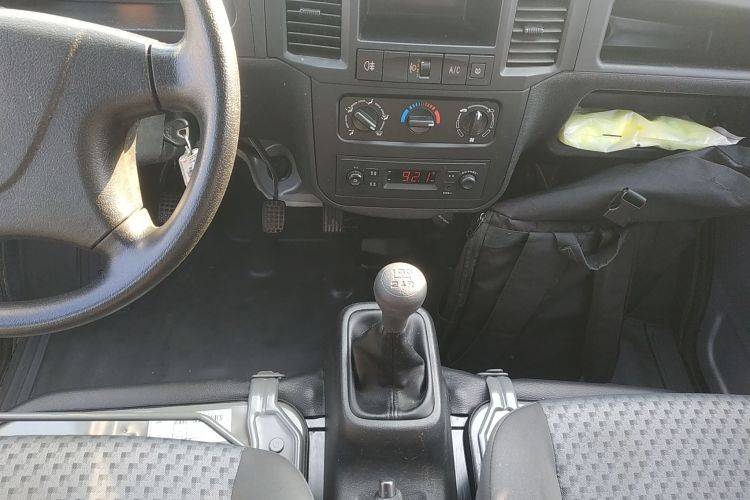 五菱汽车 五菱之光 2023款 1.5L 实用型 5/7座中控内饰18