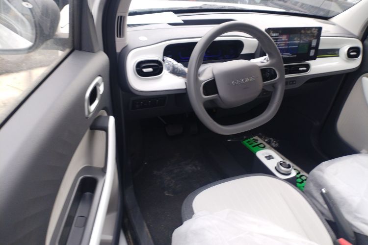 吉利银河 熊猫 2025款 210km 元气熊中控内饰13