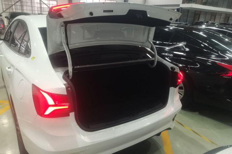 荣威i5 2021款 改款 1.5L CVT钻石版局部细节23