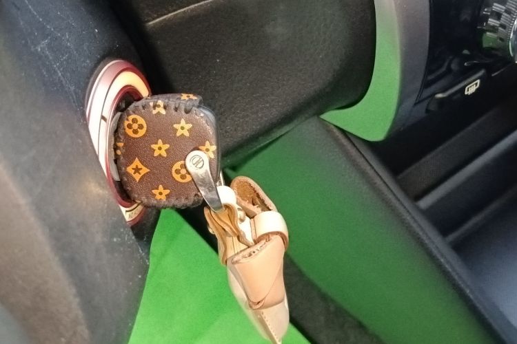 丰田 YARiS L 致炫 2016款 改款 1.5E CVT魅动版中控内饰11