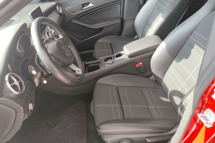 奔驰CLA 2016款 CLA 200 动感型中控内饰19