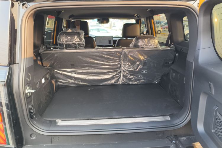 奇瑞 风云X3L 2025款 215远行版机舱底盘23