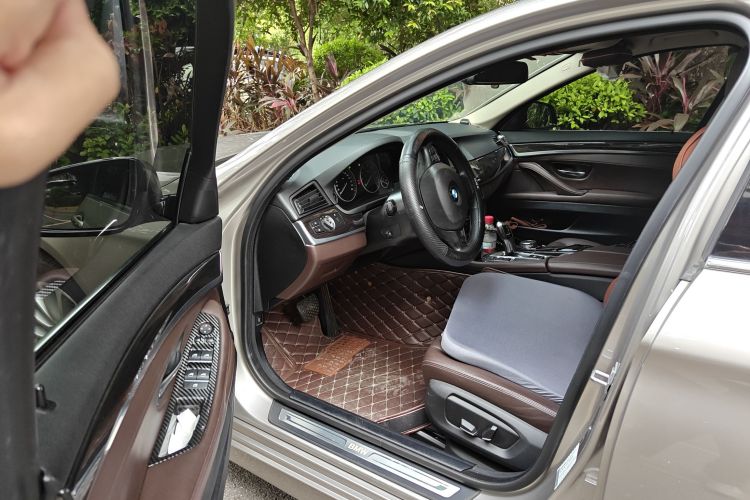 宝马5系 2014款 525Li 豪华设计套装中控内饰7003