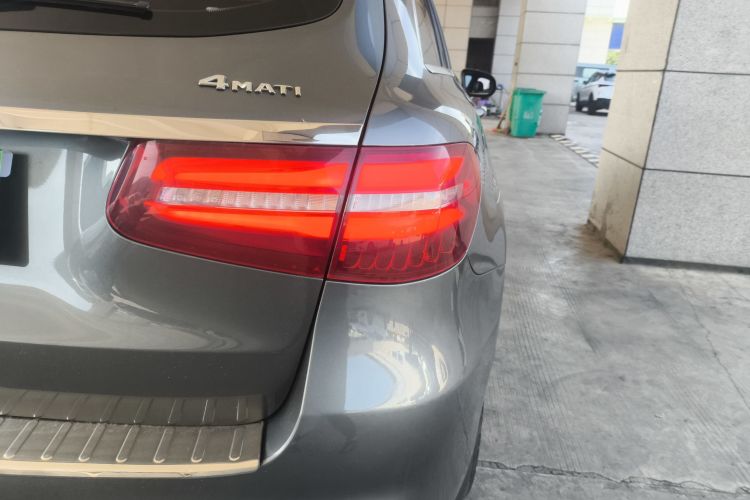 奔驰GLC 2018款 GLC 260 4MATIC 豪华型车身外观9