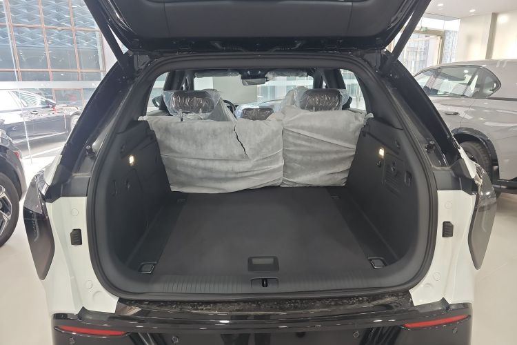 红旗天工08 2025款 605先锋版机舱底盘23