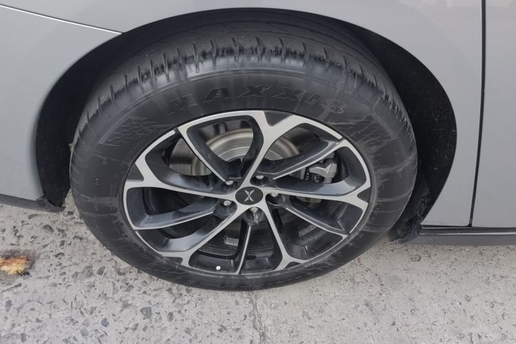 小鹏P7 2023款 586E车身外观6008