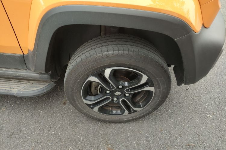 宝骏悦也 2023款 旗舰版车身外观10