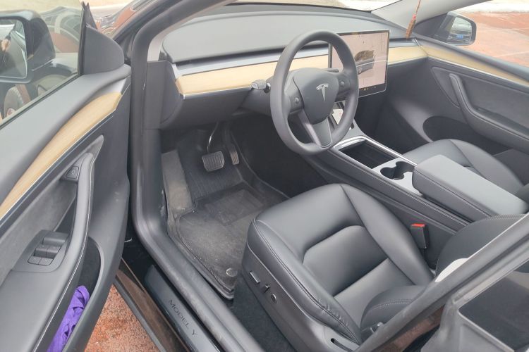 特斯拉 Model Y 2022款 改款 后轮驱动版中控内饰7003