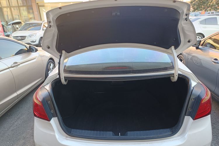 现代 名图 2017款 1.6T 自动智能型GLS 国V机舱底盘23