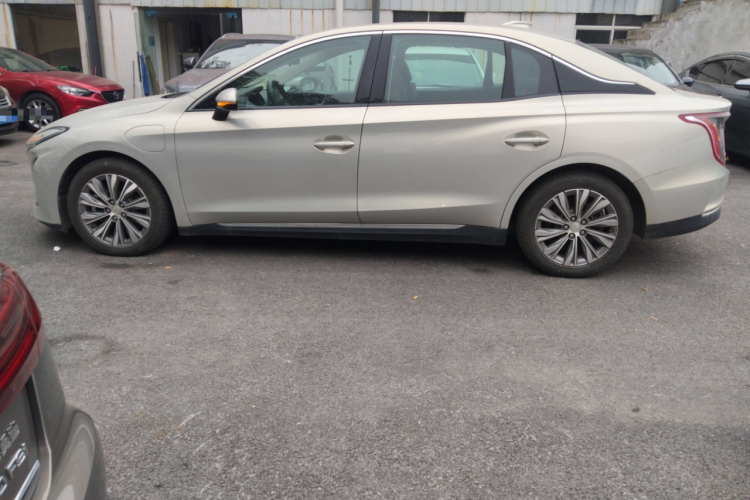 红旗E-QM5 2022款 431km 充电乐享版车身外观6003