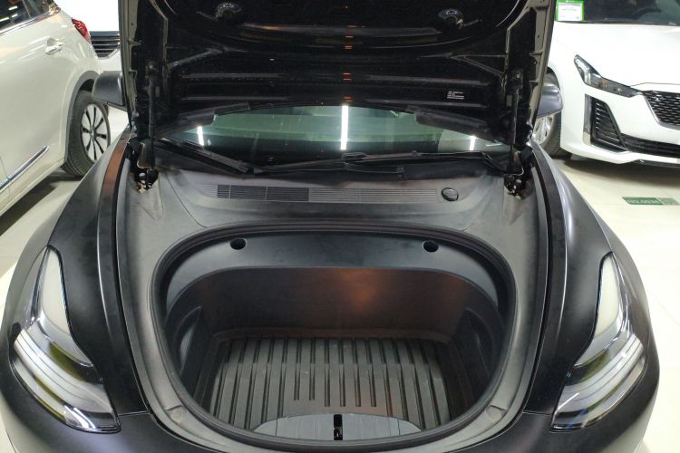 特斯拉 Model 3 2021款 改款二 Performance高性能全轮驱动版机舱底盘24