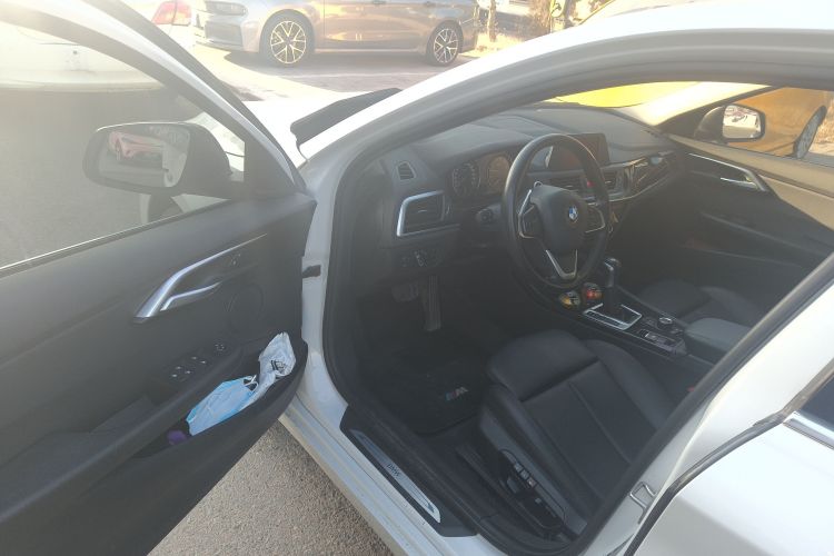 宝马1系 2018款 118i 运动型中控内饰20