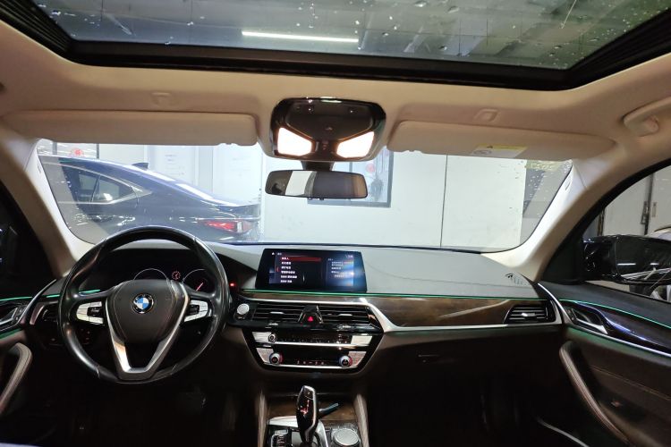 宝马5系 2019款 改款 525Li 豪华套装中控内饰22