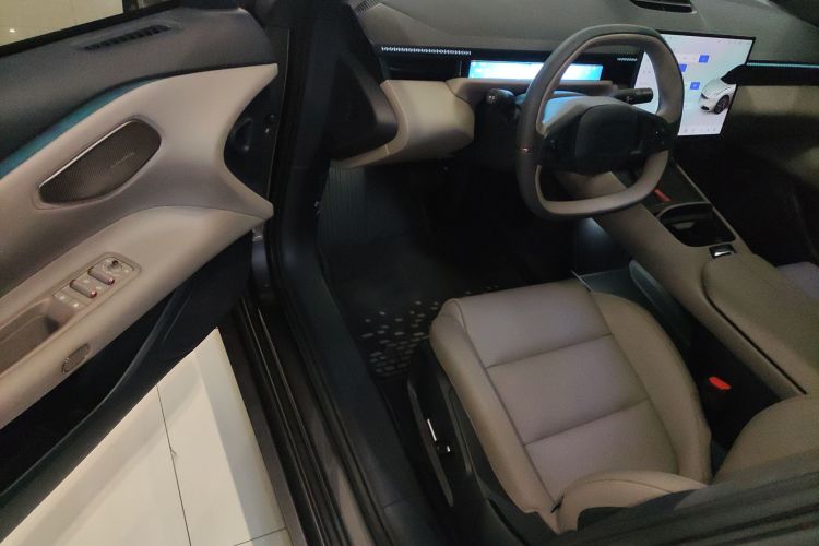 领克Z10 2024款 95kWh 766km后驱Max中控内饰7003