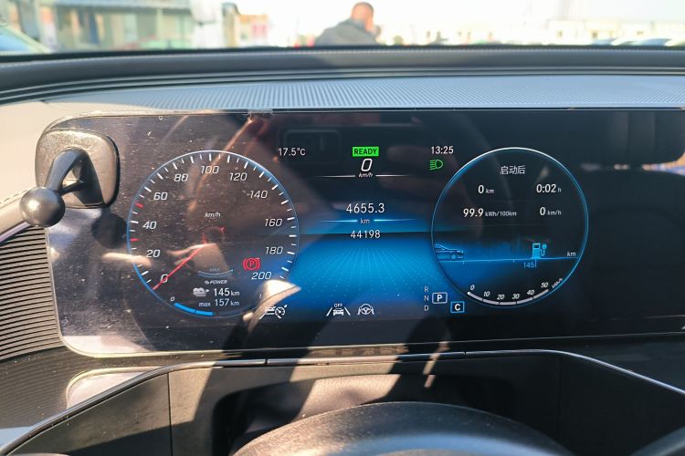 奔驰EQC 2022款 改款 EQC 400 4MATIC中控内饰14