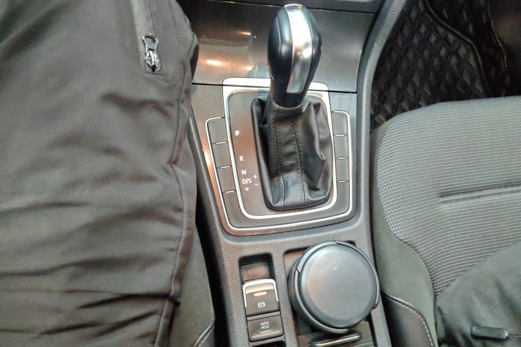 大众 高尔夫 2018款 1.6L 自动舒适型中控内饰18