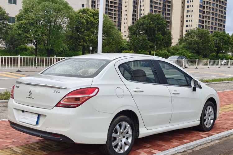 标致308 2014款 乐享版 经典 1.6L 自动优尚型车身外观6006