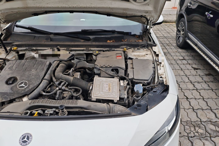 奔驰A级 2019款 A 180 L 运动轿车局部细节9007