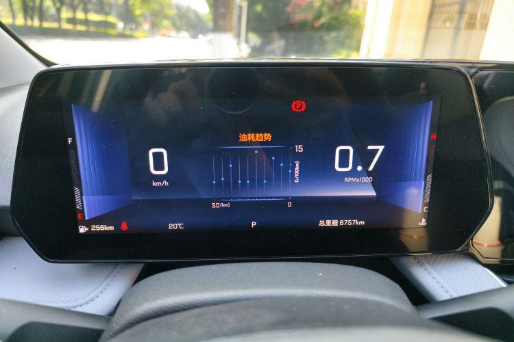 雪佛兰 科鲁泽 2024款 1.5L 双离合悦享版中控内饰14